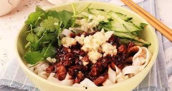 娱乐吃瓜酱天天吃面条,娱乐吃瓜酱的天天面条生活