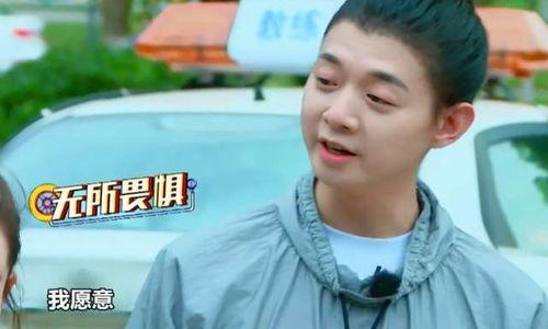 娱乐吃瓜君孟博龙,从台球天才到CBA球员的奋斗之路