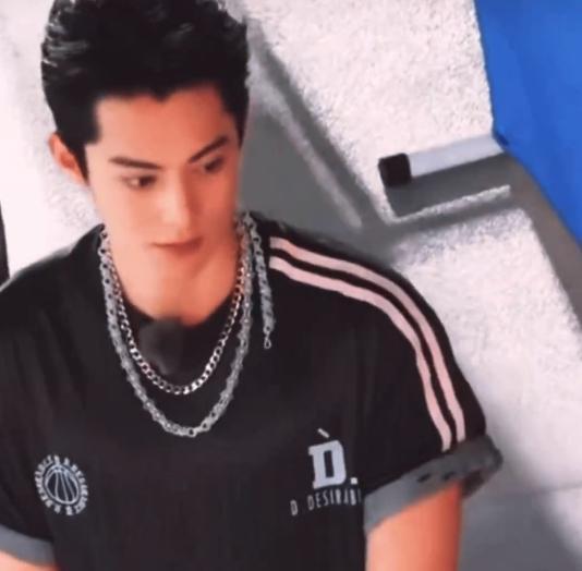 娱乐吃瓜王鹤棣视频,揭秘明星幕后趣事与绯闻风波