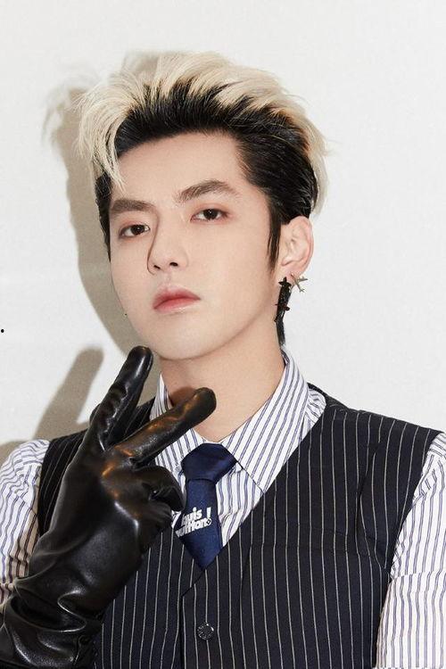 吴亦凡吃瓜娱乐爆料,吴亦凡狱中生活及娱乐圈风波回顾