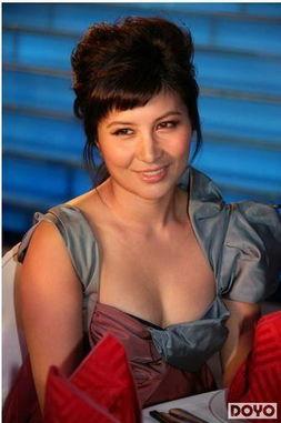 吃大瓜娱乐圈何超仪,娱乐圈“大瓜”背后的真性情女神